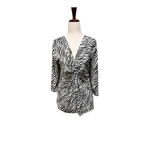 Chaus top women’s Small black white Zebra faux wrap 3/4 sleeve V-neck